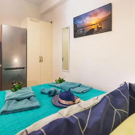 Apolafsi 2 New With Kitchen Apartment *
